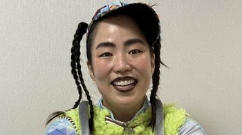 「うまって声出た」ゆりやんレトリィバァ 大胆な書道パフォーマンスが話題！独自の掛け声に合わせ書き進める姿に「むっちゃ味ある」と反響