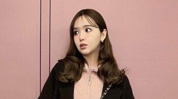 妊娠中期の藤田ニコル ふっくらお腹に合わせたゆるっとおしゃれ私服コーデに「足長い！」と反響！“遊びを入れた”スタイルに「参考になる」