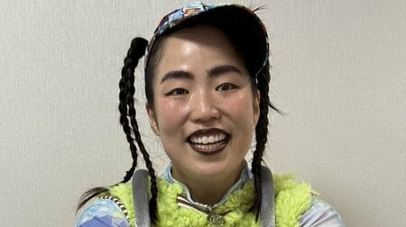 「うまって声出た」ゆりやんレトリィバァ 大胆な書道パフォーマンスが話題！独自の掛け声に合わせ書き進める姿に「むっちゃ味ある」と反響