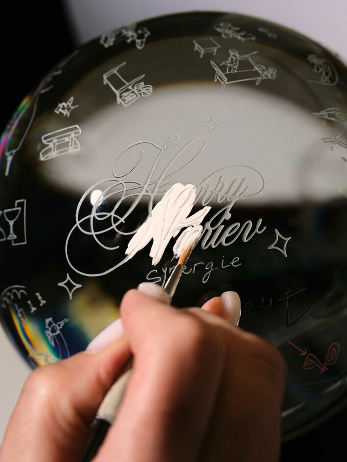 『バカラ × ハリー・ヌリエフ』 新作コレクション発表 ー 丸の内にて先行展示販売