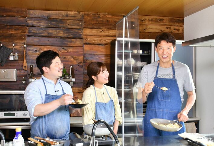 「きのこチャーハン」を2分半で作って食レポまで！松岡修造vsぐっち夫婦の戦いの行方は？