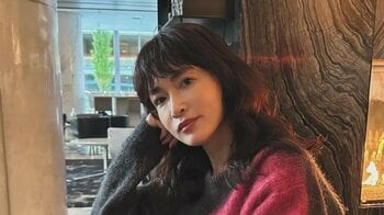 長谷川京子 15歳息子との2人旅を公開 “後ろ姿ショット”も披露し「仲良く親子旅良いですね」