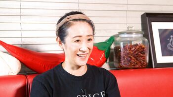 辛さの秘訣はハチミツ！激辛界のパイオニア・大須賀友美の“7つのルール”