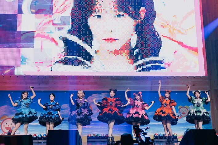 【写真50枚】『倍倍FIGHT!』で会場を幸せ空間に！CANDY TUNEの写真を見る『STAR×めざましライブ』