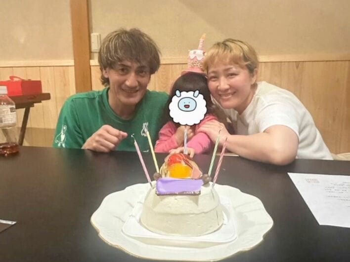 やばい、蹴り出した」丸山桂里奈 2歳娘が教えていないのに驚きの