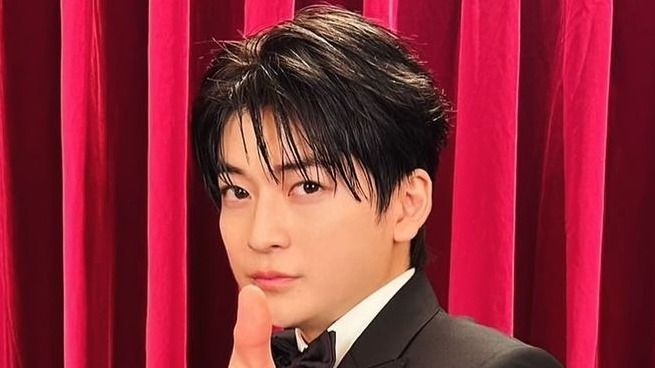 破壊力えぐい」高橋文哉 人生初の短髪姿を披露！大人な黒の