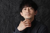 津田健次郎「ちょっと恥ずかしい」私物公開にロングインタビュー…54歳でのフォトブック発売は「一度はお断りした」