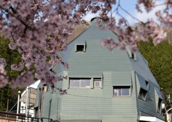 【野沢温泉村の魅力を五感で体感】重要文化財の特別な空間で、心身ともに満たされる体験を。湧水テントサウナと地元の食材を使ったBBQプラン。