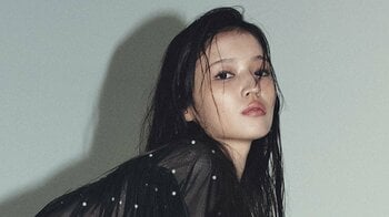 せいら「今の自分の脚が過去一番に好き」美脚際立つ先行カット解禁！初のスタイルブック『Dear Saints』発売