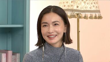 激レア　カレンダー　長谷川京子 Yahoo!オークション - 長谷川京子 2003年 カレンダー ポスター