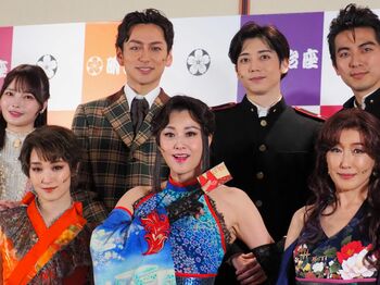 藤原紀香らが怪盗3姉妹を演じる「メイジ・ザ・キャッツアイ」開幕！「お客様の息吹を感じました」