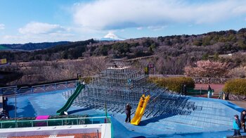 【こどもの休日の過ごし方】伊豆ウィンターキャンプ～巨大ジャングルジム＆イルミネーション編～