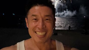 なかやまきんに君　弾丸ハワイ “岩のような背中”の圧巻ショット披露！ホテルのジムで鍛えあげる姿に「筋肉にはバカンスさせない」