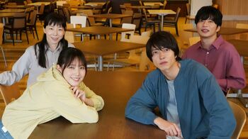 初解禁！山下智久×本田翼×平岩紙×田中圭 貴重な4ショットに「まぶしい」「素敵！」の声『ブルーモーメント』