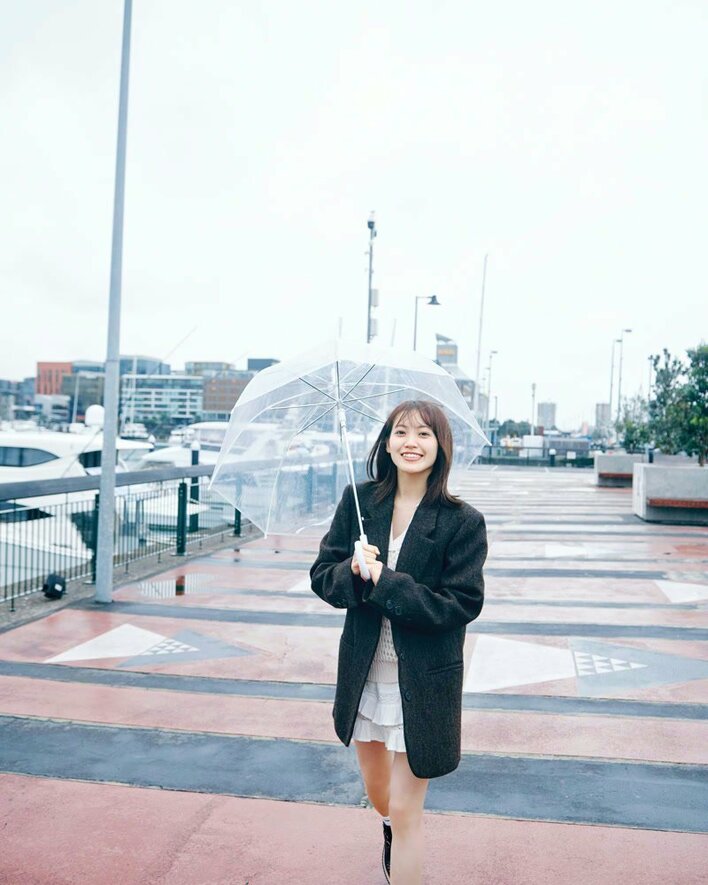櫻坂46・松田里奈 1st写真集の裏表紙4種を一挙解禁！儚げな夕日のエモ