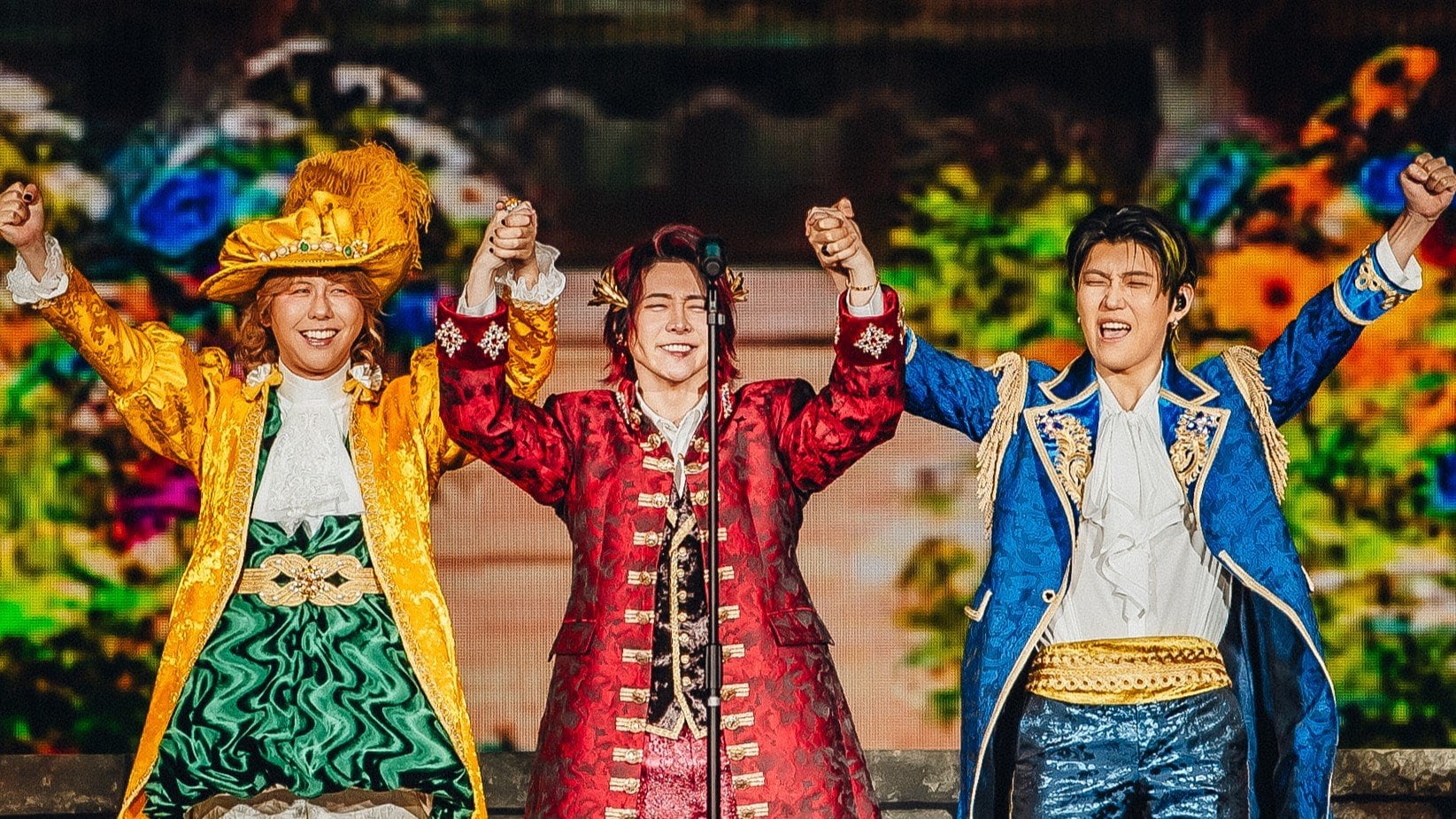 ミセス ピンバッジ 各公演 img_831e82fb1a30edca4e81eb6dce