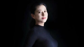 菊川怜(47) ふっくらお腹のマタニティーショットを公開！穏やかな笑みに「とっても素敵です」「美しい」「え？現在！？」