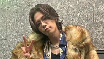 「かわ宮寺！」神宮寺勇太 “ツインお団子ヘア”姿にファン歓喜！上目遣いショットに「保護したい可愛さ」「溶けた！」