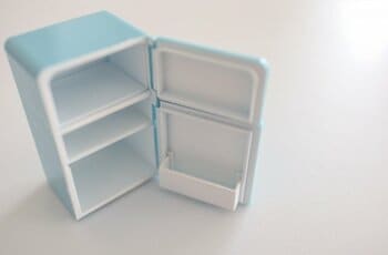 冷蔵庫を10秒開けておくだけで庫内は3〜5℃上昇！意味もなく冷蔵庫を開ける夫たちにスタジオ女性陣から大ブーイングが！