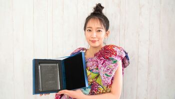 吉岡里帆 2019年のカバーガール大賞に！「地元の本屋に吉岡里帆コーナーが…」