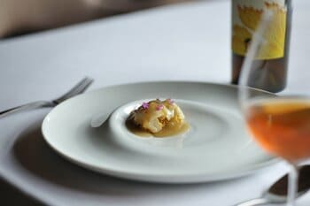 【奥入瀬渓流ホテル】渓流の瀬音とともに青森の春を味わう。フレンチレストラン「Sonore」が春限定の特別メニューを提供