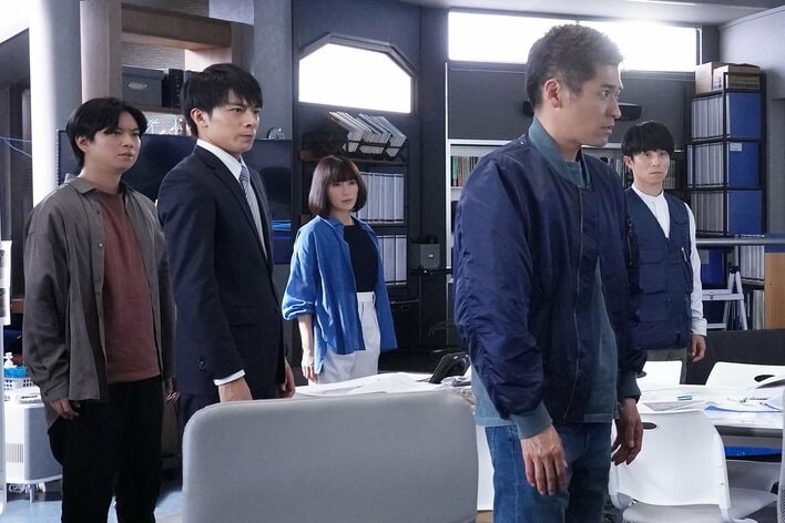 日下部（加藤シゲアキ）からのプロポーズに悩む礼子（山下美月） 碇（佐藤隆太）は礼子を事件捜査に参加させるが…『新東京水上警察』第8話予告