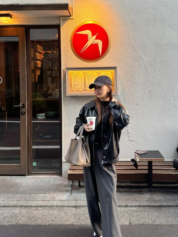 板野友美 スーパーでの主婦感あふれる“激レア”ショットを公開！真剣な