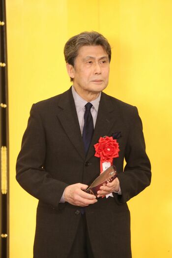 松本白鸚「第47回菊田一夫演劇賞」授賞式で「家内にお礼を。ありがとう」