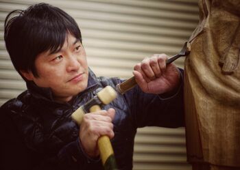 発表当時は無反応だった。今や“予約10年待ち” 木彫アーティスト金巻芳俊の挑戦