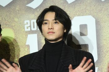 山﨑賢人「ゴールデンカムイ」の過酷過ぎるロケを監督が謝罪も「楽しかった。人生で馬に引きずられることはない」と笑顔