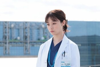 元ヤンキーの脳神経外科医・湖音波（橋本環奈）が恩人ドクター・中田（向井理）と再会『ヤンドク！』第1話予告