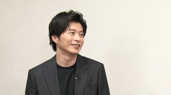 田中圭、鏡に映った自分を見て感激！「えっ誰これ！？かっこいい！！」と思わせた“舞台裏の英雄”