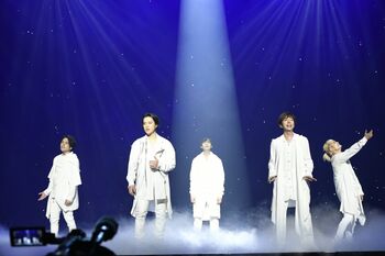 河合郁人「モノマネは入ってないです」佐藤アツヒロも参加！全24曲のジャニーズメドレーでメンバーからも指摘