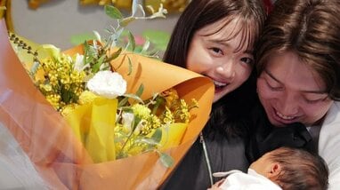 第一子出産の田久保夏鈴 “生まれたて”の母子の姿や愛犬が子守りする