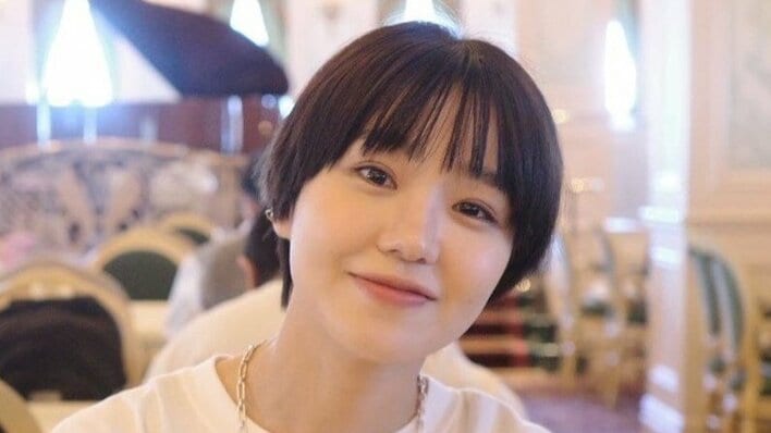 奈緒「久しぶりのディズニー」親友撮影リラックスした表情のプライベートショット公開「カチューシャこんな似合う人いる！？」