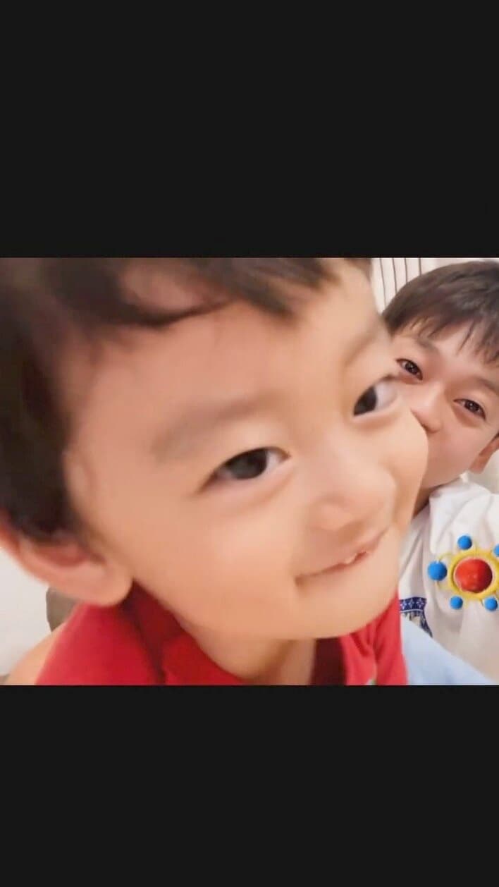 【画像11枚】「紛れもなく貴方の子供です！」おばたのお兄さんと息子の“双子”『ま～きのっ！』を見る