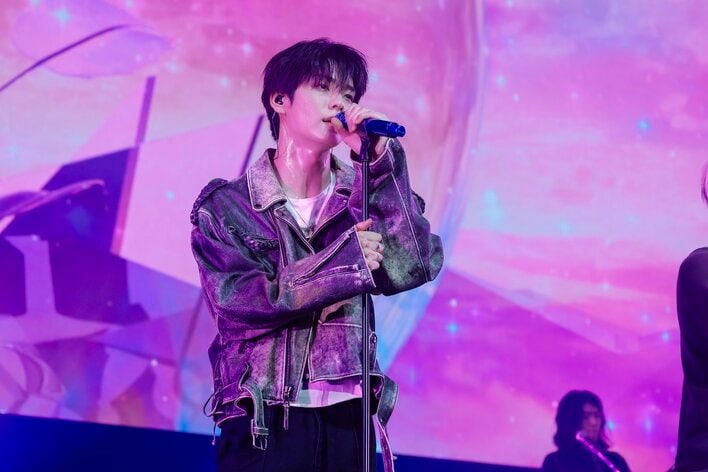 【画像4枚】TXTがCDJでHYDE提供楽曲『SSS』を初披露した様子を見る