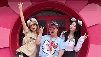 くれいじーまぐねっとUraN 　USJで推しのキティちゃんに怒られた!? 　“完璧な推し活コーデ”で満喫