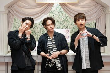 KAT-TUN  老舗メイドカフェへ！亀梨和也＆上田竜也「ご主人さまになったもんね♪」