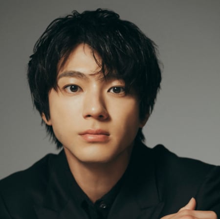 山田裕貴 夫婦旅行のカリブ海ダイビングの様子公開！「ジンベエザメ15匹に囲まれ」迫力満点“貴重”な瞬間に「圧巻」「めっちゃ近い」