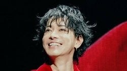 佐藤健の“色気溢れる”振り返り姿も ピアノ＆ベース演奏や力強くシャウトする『グラスハート』ライブショット大量公開に「TENBLANK愛してますっ」
