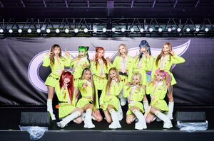 渋谷に約400人が大集結！ギャルパフォーマンスグループGALEDGE.が熱狂のデビューイベントを開催　MVクリエイティブディレクターを担当した山田孝之も絶賛！