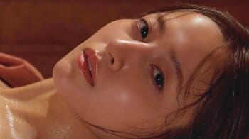 乃木坂46金川紗耶　初海外サウナで流れる汗…ピンク水着カット解禁！とろんとした表情に引き込まれる渾身のショット 1st写真集『好きのグラデーション』