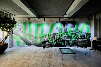 OVER ALLs、ハイテクノ新社屋の2フロアに壁画制作