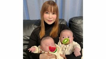 中川翔子 生後2ヵ月双子の“富豪感”ある兄＆ギョーザ耳の弟を公開！「次々と見せてくれて面白い」キュートなアクリルスタンドにも注目