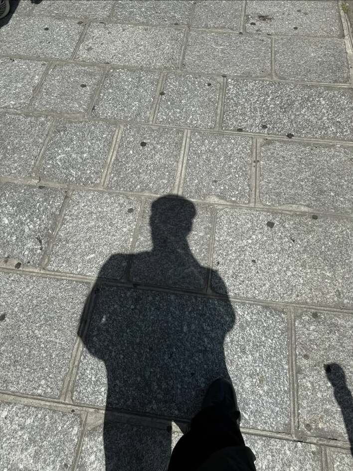 【画像8枚】「もう1枚1枚がアート」平野紫耀がパリを満喫した“まるで絵画”な洗練ショットなどを見る