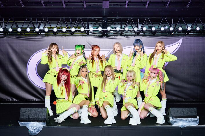 渋谷に約400人が大集結！ギャルパフォーマンスグループGALEDGE.が熱狂のデビューイベントを開催　MVクリエイティブディレクターを担当した山田孝之も絶賛！