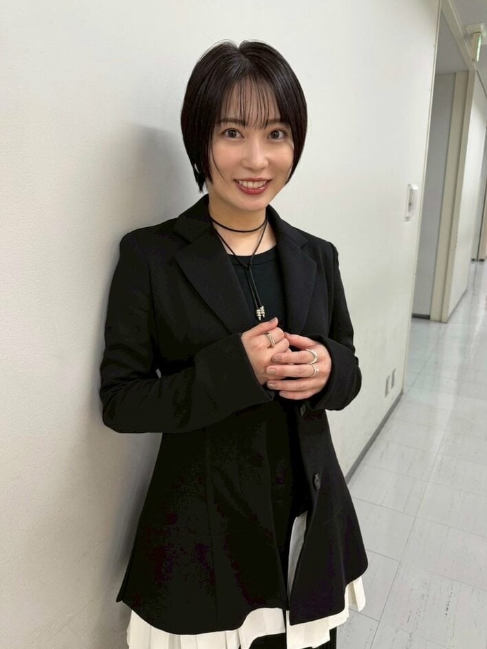 驚異的跳躍力！」志田未来 まるで“浮遊”なハイジャンプを披露！「重力