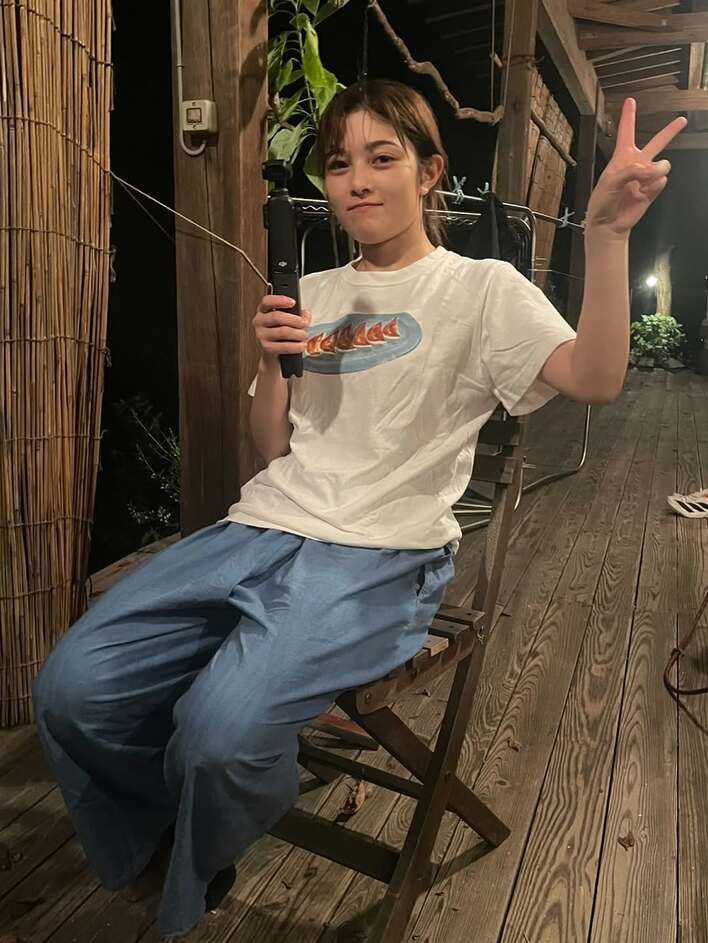 井上咲楽 実家の縁側でサンマを炭火焼き！「最高においしそう」豪華な