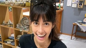 自宅のダイニングが話題の森泉  色鮮やかな皿＆茶わんがズラリ 自宅の大きなインドからきた食器棚を紹介！「全部可愛すぎて選べない〜」